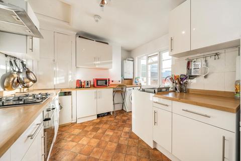 4 bedroom flat for sale, Bridge Street, Walton-On-Thames KT12