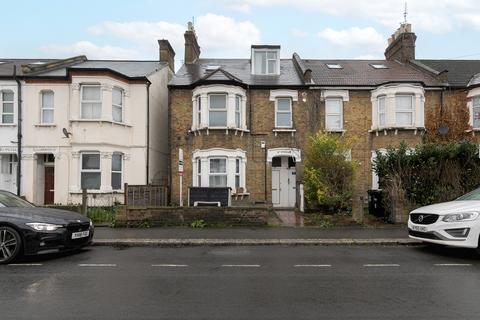 4 bedroom maisonette for sale, Montague Road, London, TW3