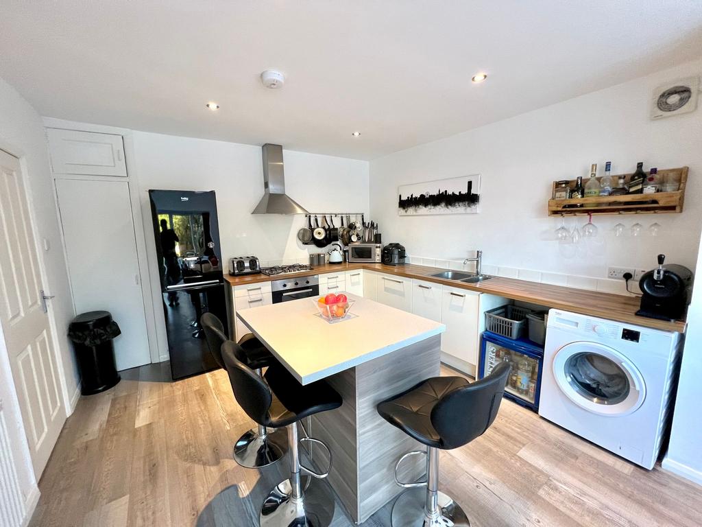 Kitchen &amp; Dining Area