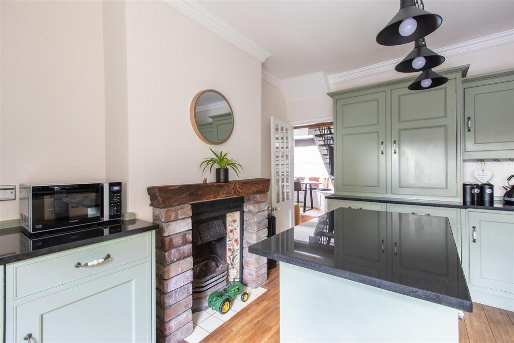 Potter Hill 33 A Kitchen-5.jpg
