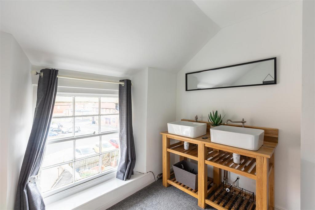 Potter Hill 33 A Bedroom 2-2.jpg