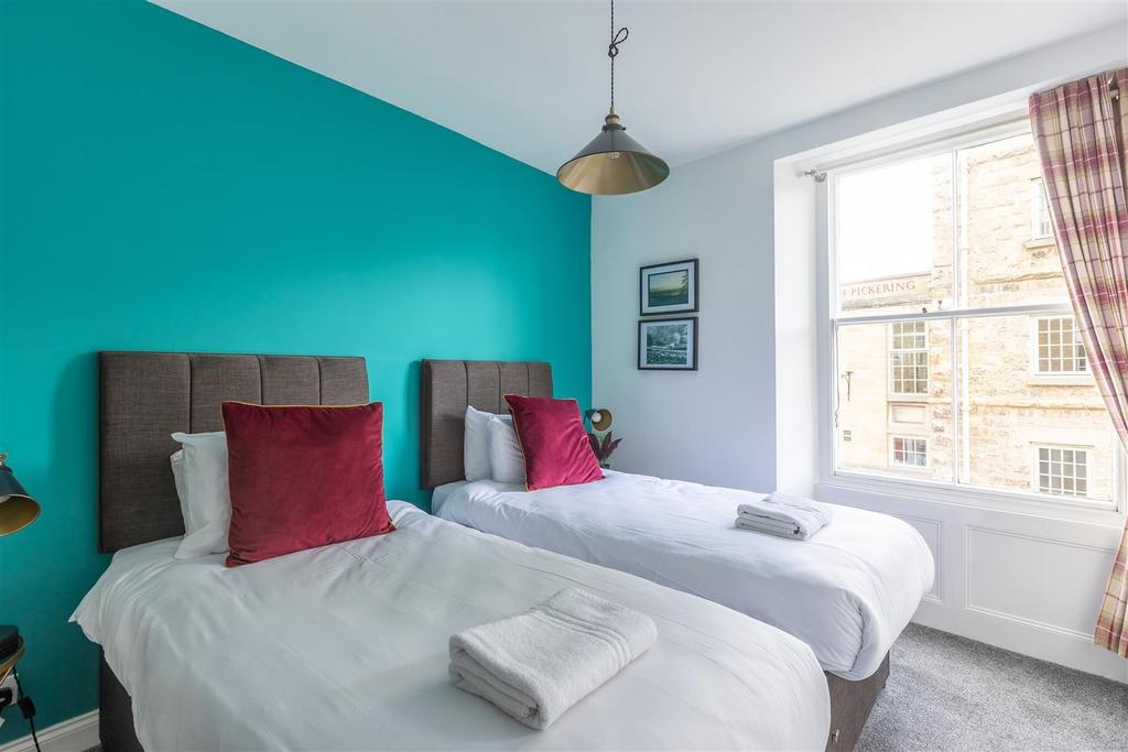 Potter Hill 33 A Bedroom 3-1.jpg
