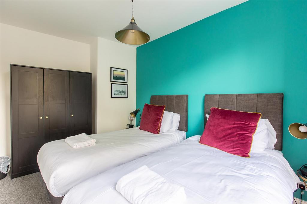 Potter Hill 33 A Bedroom 3-2.jpg