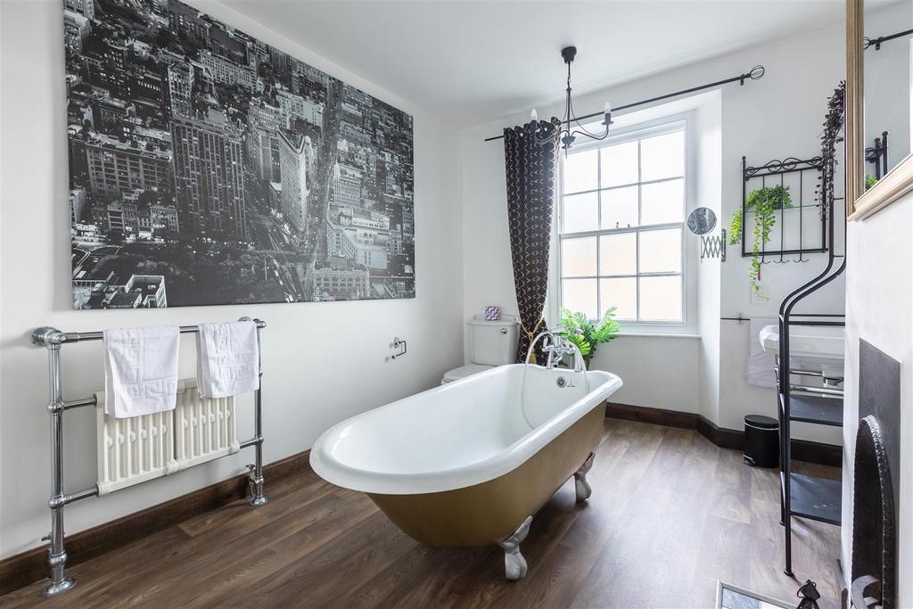 Potter Hill 33 A Bathroom-2.jpg
