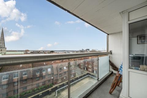 2 bedroom flat for sale, Castle Way, Southampton, Hampshire, SO14
