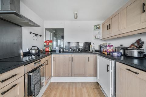 2 bedroom flat for sale, Castle Way, Southampton, Hampshire, SO14