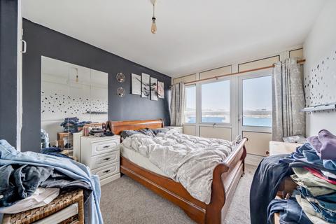 2 bedroom flat for sale, Castle Way, Southampton, Hampshire, SO14