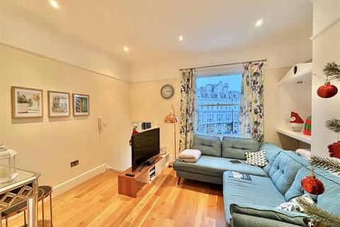 2 bedroom flat for sale, Jevington Gardens, Eastbourne