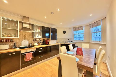 2 bedroom flat for sale, Jevington Gardens, Eastbourne