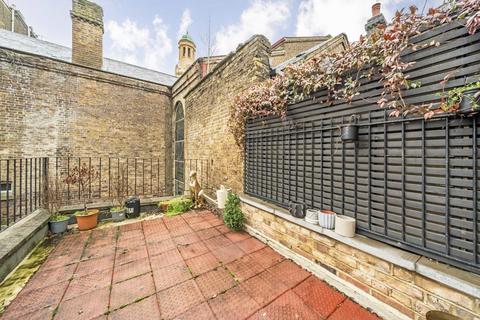 3 bedroom maisonette to rent, Portobello Road, London W11