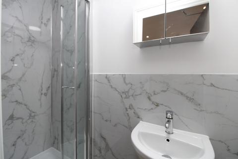 Studio to rent, Sedgeway, London SE6