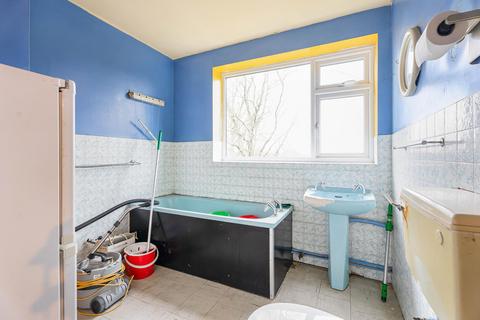 1 bedroom flat for sale, Bridle Close, Enfield
