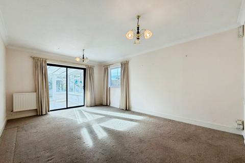 3 bedroom detached house for sale, Saxon Close, Hythe