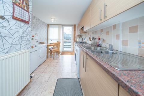 undefined, Rowan Grove, Livingston EH54
