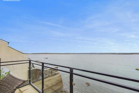 3 bedroom end of terrace house for sale, Irsha Street, Appledore, Bideford