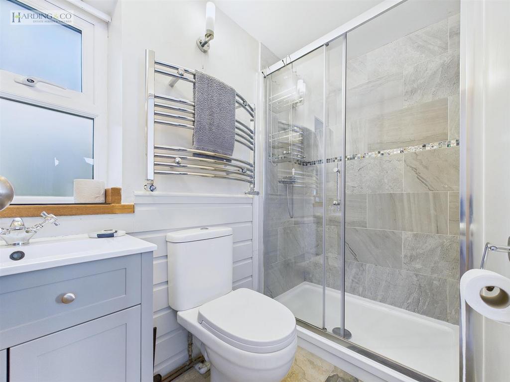 Bedroom 1 en suite