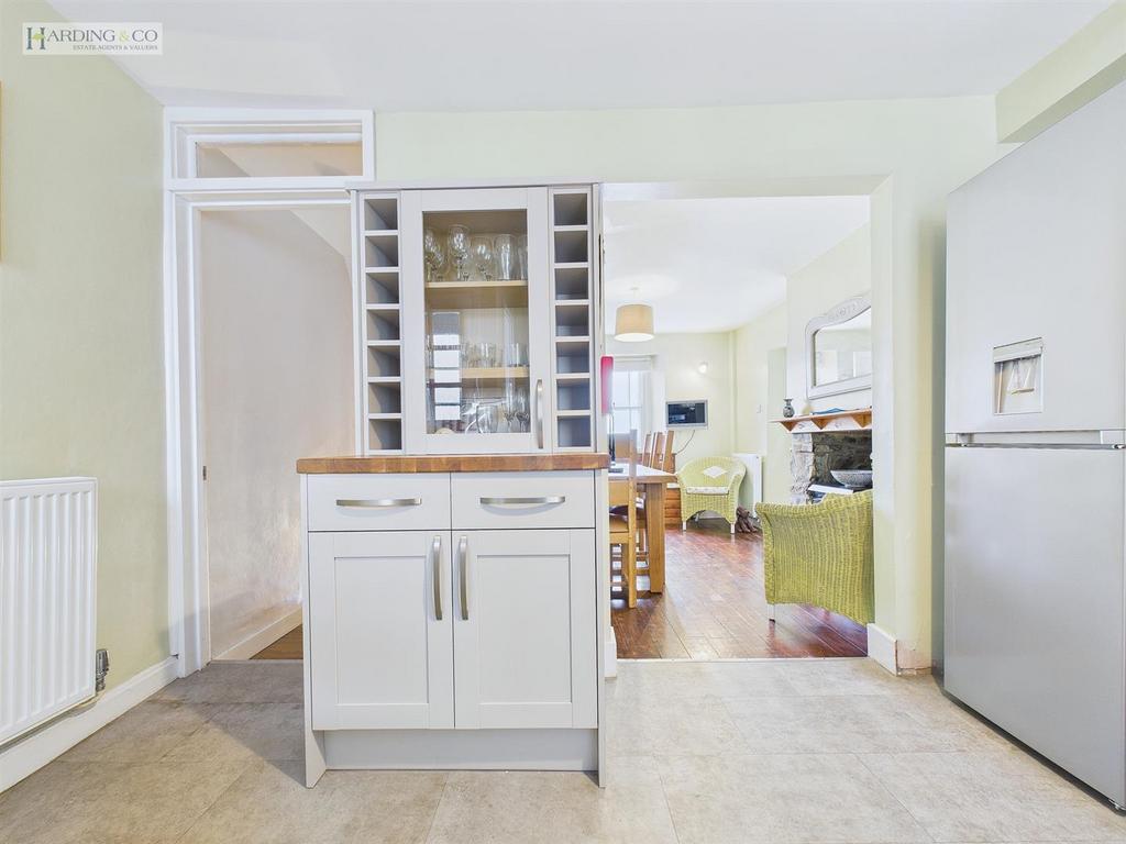 Kitchen .4