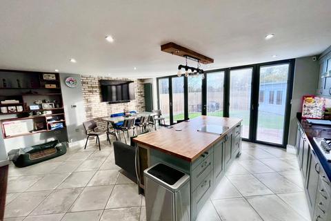 undefined, Gladstone Close, Newport Pagnell