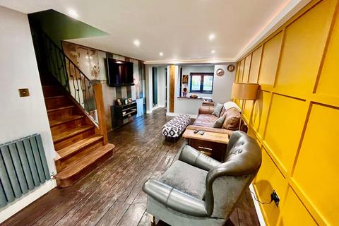 undefined, Gladstone Close, Newport Pagnell