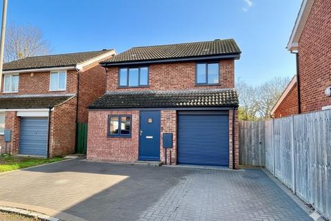 4 bedroom detached house for sale, Gladstone Close, Newport Pagnell