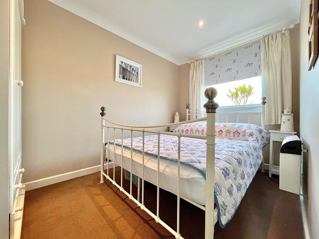Bedroom 1 T202504111551.jpg
