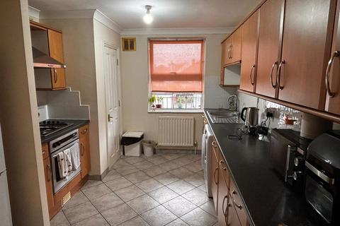 2 bedroom flat to rent, 24 Birchwood AvenueHatfieldHertfordshire
