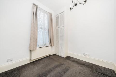 2 bedroom flat for sale, Askew Road, London W12