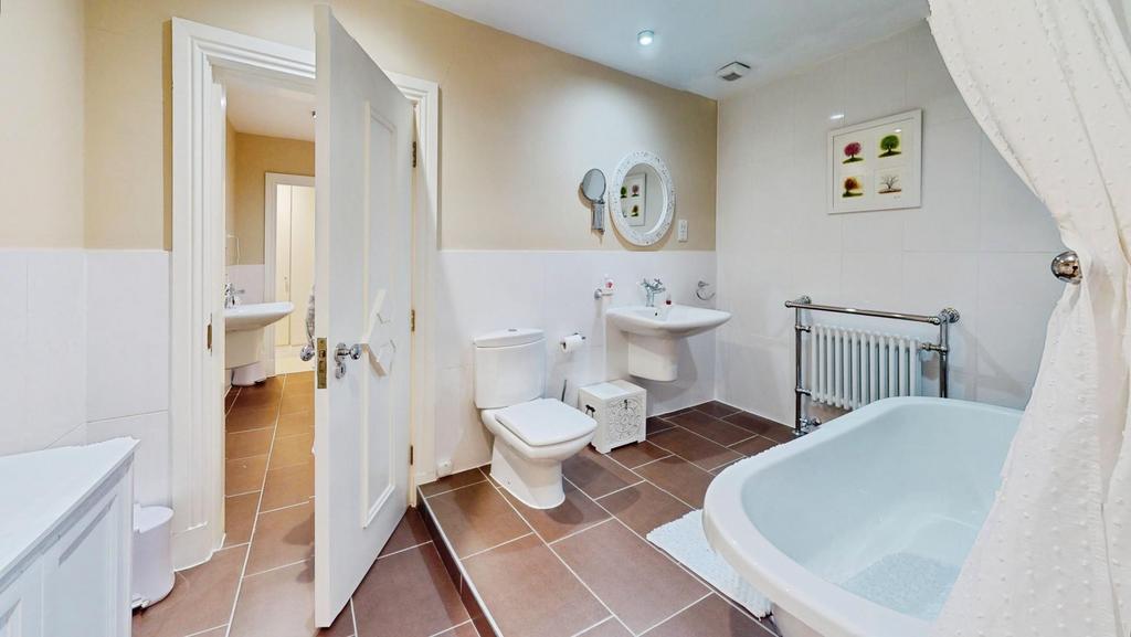 176cbf22-The-Library-Bathroom 201.jpg