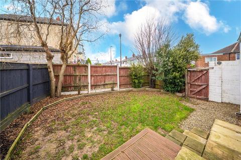 3 bedroom end of terrace house for sale, Kingsley Park Road, Harrogate, North Yorkshire, HG1