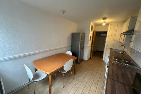 3 bedroom flat to rent, 3 Bedroom Flat – Tayport Close, Islington N1