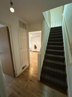 3 bedroom flat to rent, 3 Bedroom Flat – Tayport Close, Islington N1