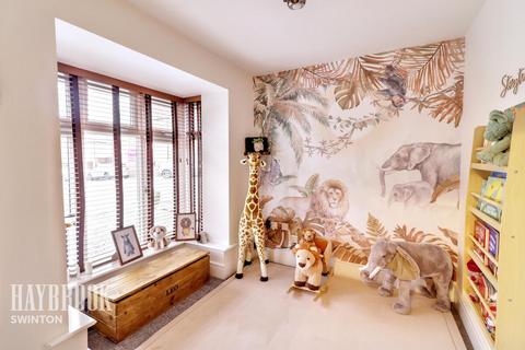 4 bedroom detached house for sale, Green Shank Drive, Mexborough
