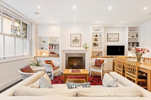 4 bedroom mews to rent, Atherstone Mews, South Kensington, London