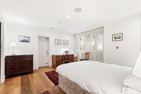 4 bedroom mews to rent, Atherstone Mews, South Kensington, London