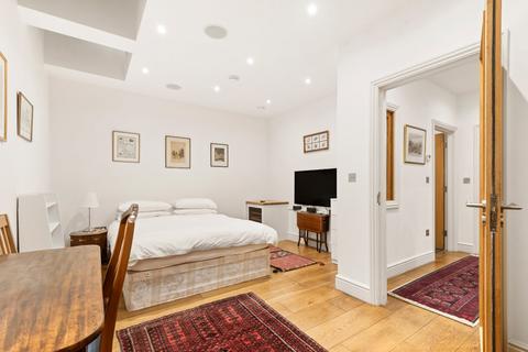 4 bedroom mews to rent, Atherstone Mews, South Kensington, London