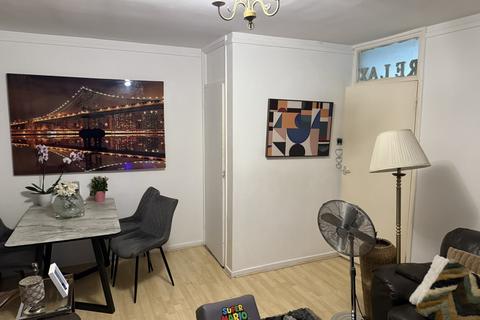 2 bedroom flat for sale, Chinbrook Road, London SE12