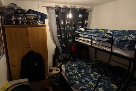 2 bedroom flat for sale, Chinbrook Road, London SE12