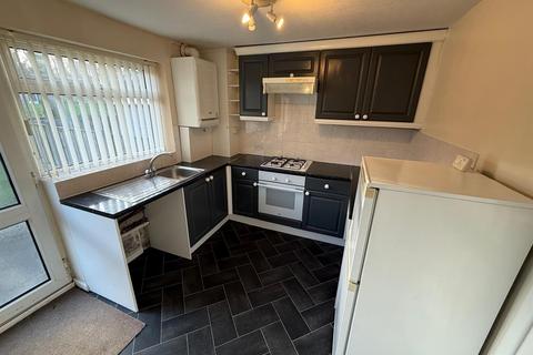 2 bedroom terraced house to rent, Clevedon Road, Chadderton, Oldham