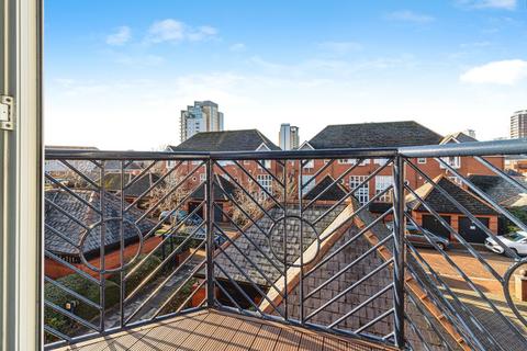 2 bedroom apartment to rent, Vancouver Quay, Greater Manchester M50