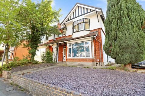2 bedroom flat to rent, York Road, Woking GU22
