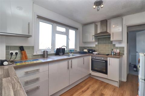 2 bedroom flat to rent, York Road, Woking GU22