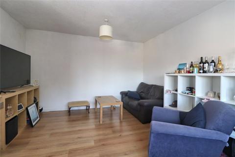 2 bedroom flat to rent, York Road, Woking GU22