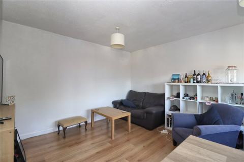 2 bedroom flat to rent, York Road, Woking GU22