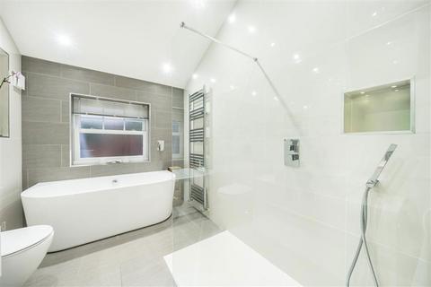 2 bedroom flat to rent, Ritherdon Road, London SW17
