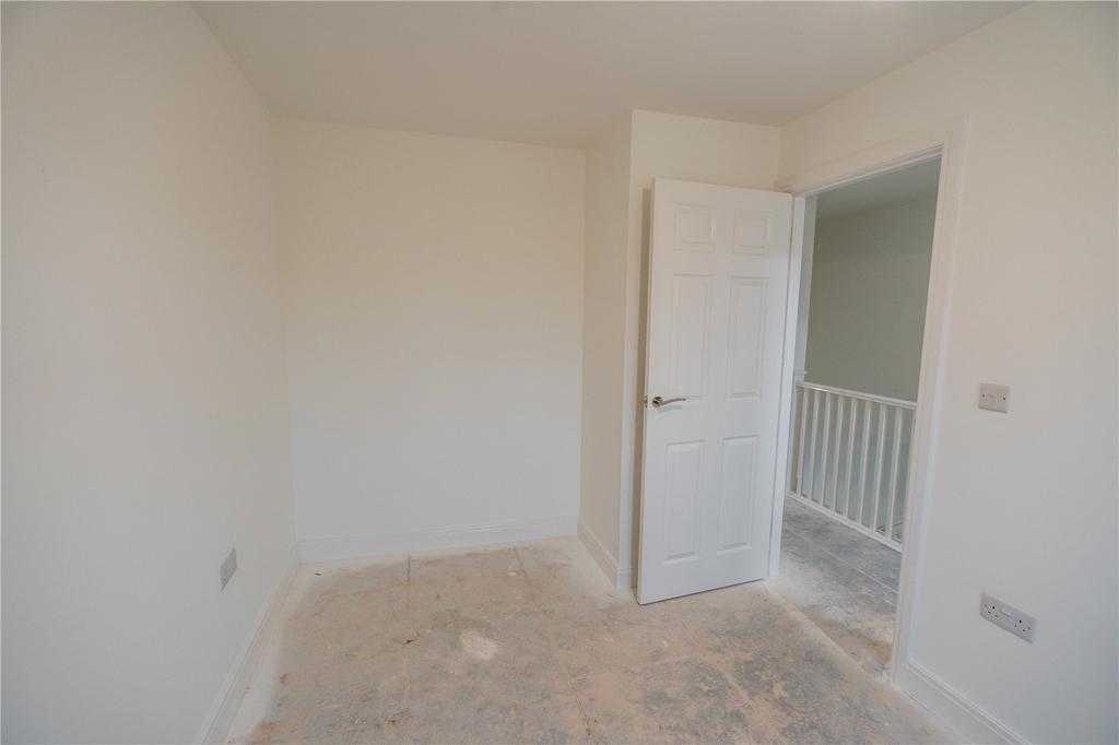 Bedroom 2 (2)