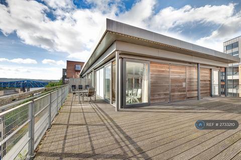 2 bedroom penthouse to rent, Clavering Place, Newcastle Upon Tyne, NE1