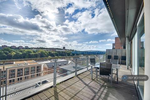 2 bedroom penthouse to rent, Clavering Place, Newcastle Upon Tyne, NE1