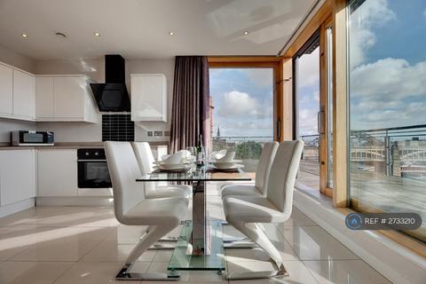2 bedroom penthouse to rent, Clavering Place, Newcastle Upon Tyne, NE1