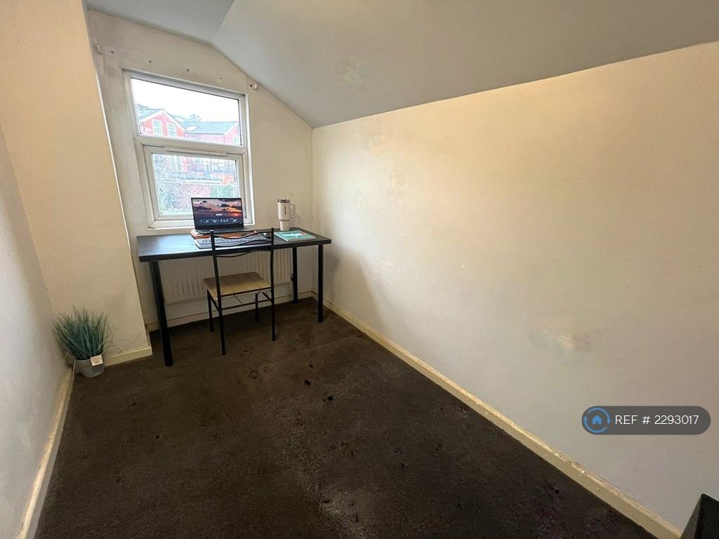 Bedroom 3/Study