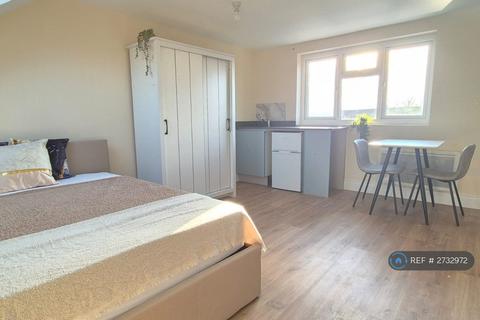 1 bedroom in a house share to rent, Long Elmes, Harrow, HA3